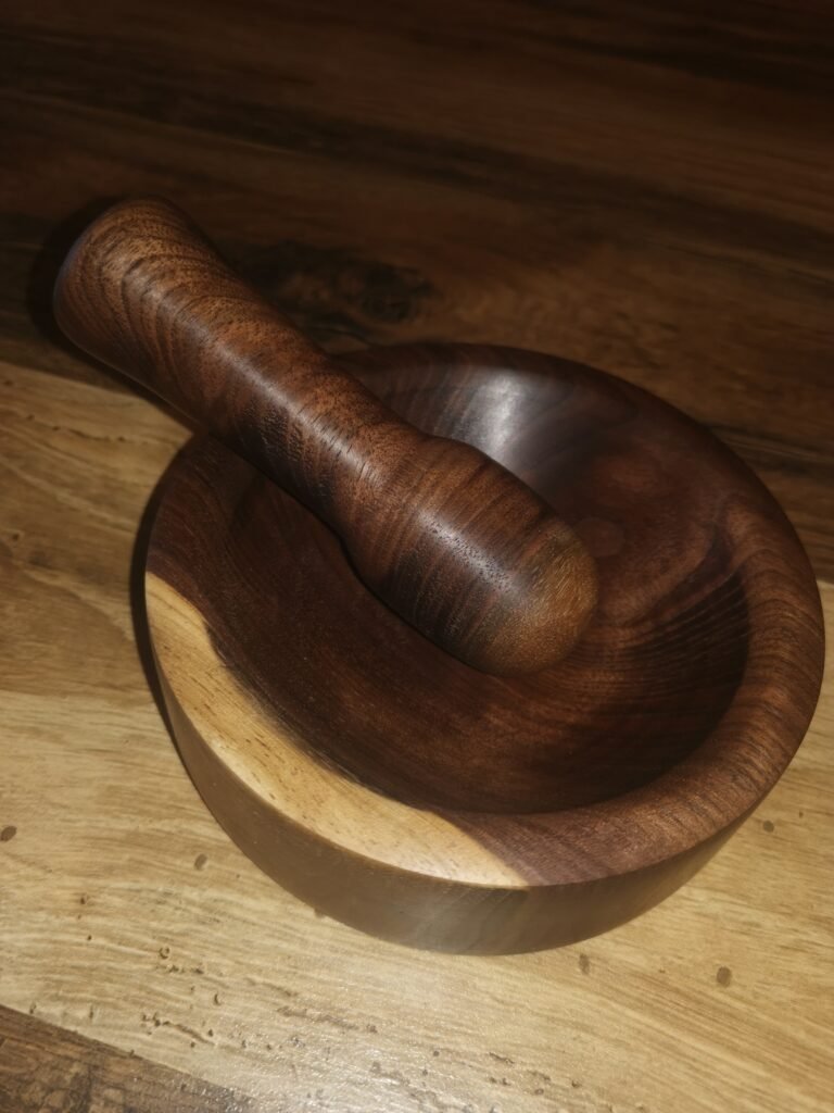 Mortier pilon en noyer de 15cm de diamètre